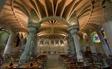 L'interior de la Cripta Gaudí, a la Colònia Güell