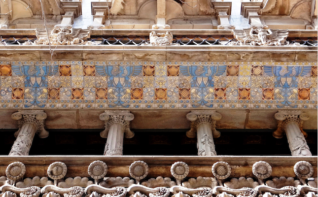 Detalls de la faana de la Casa Thomas, a Barcelona
