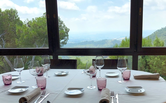 Menjador gros del restaurant Les Espelmes