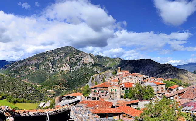 El poble de Peramea, al Pallars Sobir