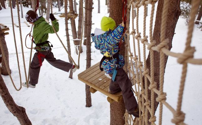 Tirolines sobre la neu