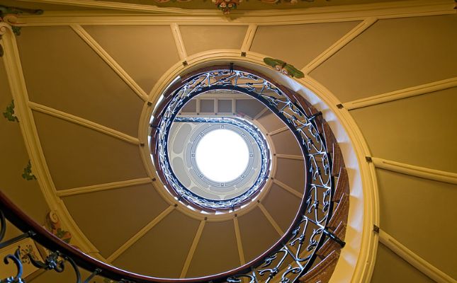 Les escales corbes, una de les senyes d'identitat del modernisme