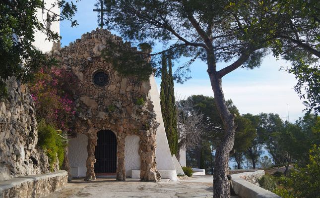 Faana modernista de l'ermita de la Trinitat