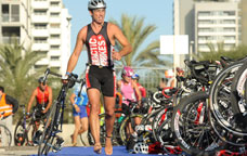 Un triatleta en una cursa