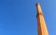 Xemeneia de la colònia tèxtil de Borgonyà