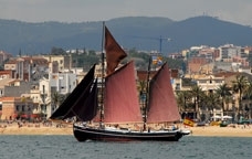 El quetx Ciutat Badalona navegant