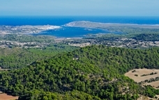 La badia de Fornells, a Menorca