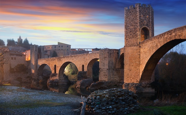 El pont del Diable i el nucli antic de Besalú 