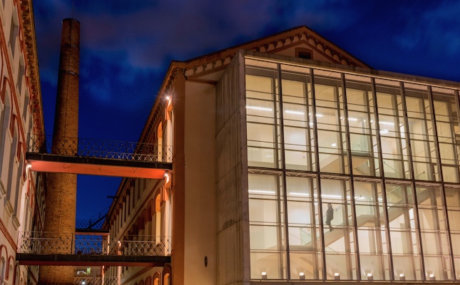 Imatge de capvespre de Can Marfà Gènere de Punt-Museu de Mataró