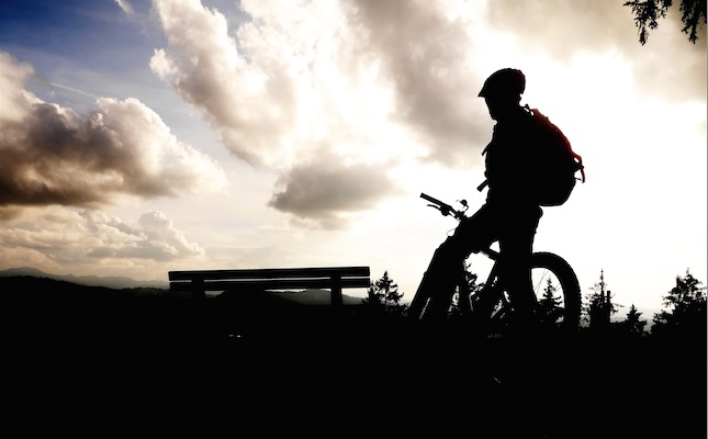 Un ciclista, a la muntanya