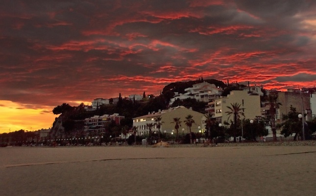Capvespre a la platja de Canet de Mar, al Maresme