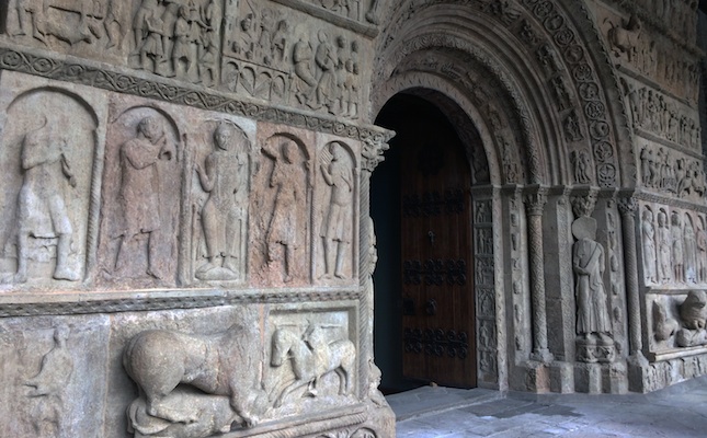 La portalada de Ripoll restaurada