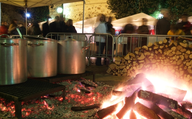 L’escudella de la Fira de Nadal és una de les tradicions de la Fira de Nadal i del Torró Artesà de Cardedeu