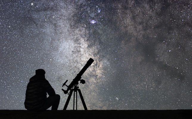 L'observació d'estrelles és una proposta turística en indrets amb poca o nul·la contaminació lumínica