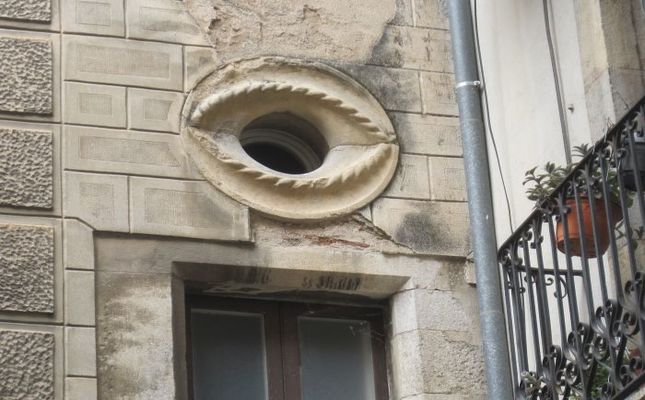 Ull Plaça dels Raïms