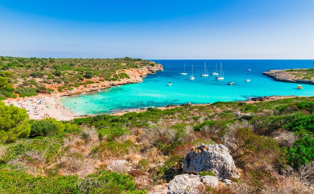 Cala Varques es troba a Manacor, una de les poblacions més turístiques de Mallorca Cala Varques es troba a Manacor, una de les poblacions més turístiques de Mallorca