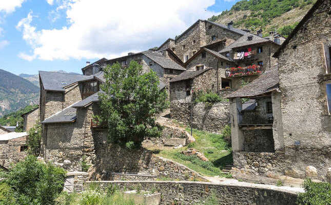 El pintoresc poble de Durro, a la Vall de Boí El pintoresc poble de Durro, a la Vall de Boí