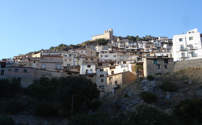 Vistes del poble costerut de Paüls Vistes del poble costerut de Paüls