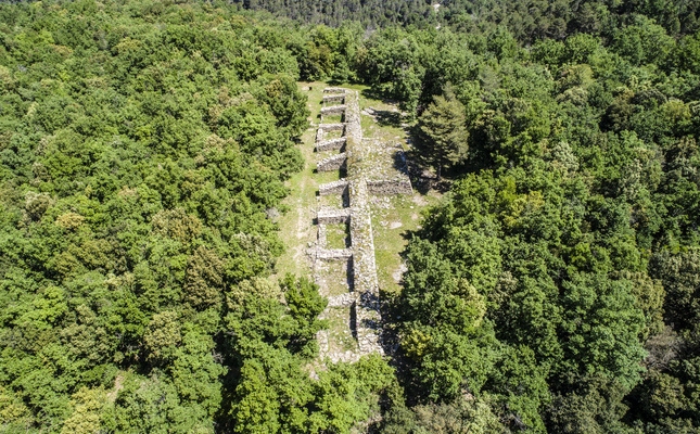 El jaciment ibèric del Casol de Puigcastellet conserva una muralla de 64 m