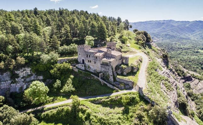 El castell de Sant Llorenç del Munt està datat de l’any 884 - El castell de Sant Llorenç del Munt està datat de l'any 884