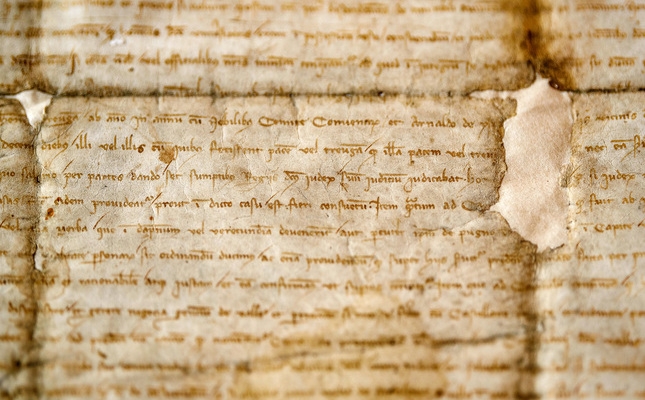 Pergamí original de la Querimònia, que recull els privilegis atorgats a la vall d'Aran el 1313 pel rei Jaume II Pergamí original de la Querimònia, que recull els privilegis atorgats a la vall d'Aran el 1313 pel rei Jaume II
