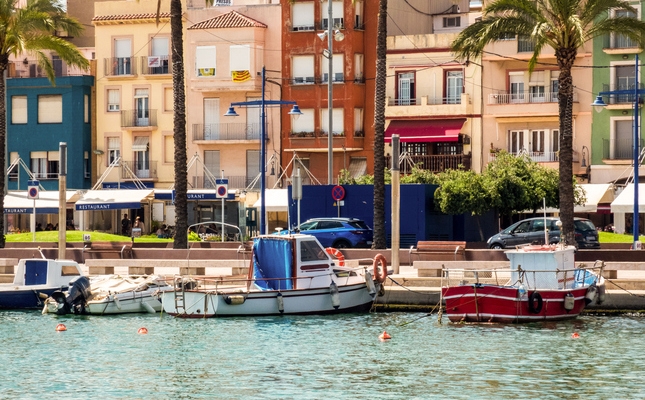 El moll dels Pescadors, on se situen bona part dels restaurants de cuina tradicional del Serrallo El moll dels Pescadors, on se situen bona part dels restaurants de cuina tradicional del Serrallo