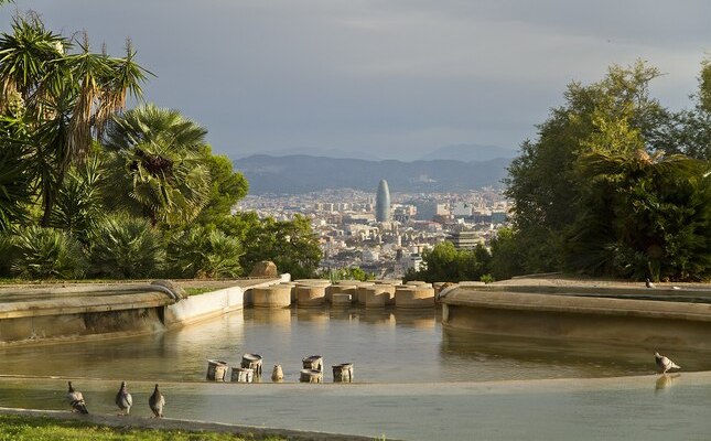 El mirador de l’Alcalde mostra, des dels seus jardins, vistes de Barcelona - El mirador de l'Alcalde mostra, des dels seus jardins, vistes de Barcelona El mirador de l’Alcalde mostra, des dels seus jardins, vistes de Barcelona - El mirador de l'Alcalde mostra, des dels seus jardins, vistes de Barcelona