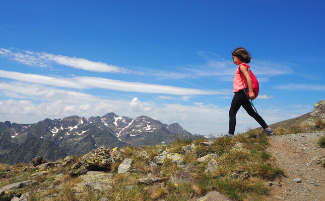 Des del pic de Creussans, situat a França, però amb accés des d’Andorra, la vista dels Pirineus és espectacula - Des del pic de Creussans, situat a França, però amb accés des d'Andorra, la vista dels Pirineus és espectacular Des del pic de Creussans, situat a França, però amb accés des d’Andorra, la vista dels Pirineus és espectacula - Des del pic de Creussans, situat a França, però amb accés des d'Andorra, la vista dels Pirineus és espectacular