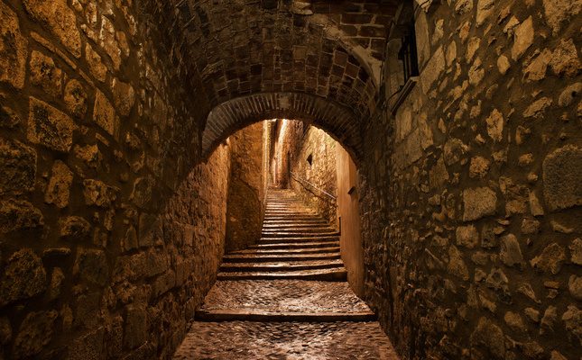 El carrer de Sant Llorenç, al bell mig del call jueu de Girona El carrer de Sant Llorenç, al bell mig del call jueu de Girona
