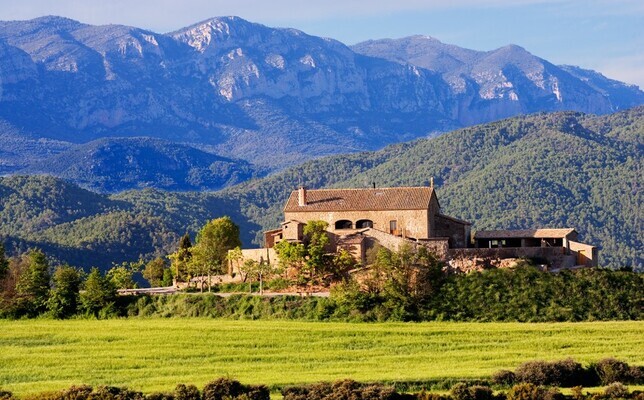 La masia catalana d’Heretat de Guàrdia, dins el terme municipal de la Baronia - La masia catalana d'Heretat de Guàrdia, dins el terme municipal de la Baronia La masia catalana d’Heretat de Guàrdia, dins el terme municipal de la Baronia - La masia catalana d'Heretat de Guàrdia, dins el terme municipal de la Baronia
