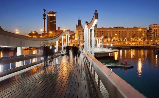 La rambla de Mar, un dels passatges més icònics de tot el litoral català La rambla de Mar, un dels passatges més icònics de tot el litoral català
