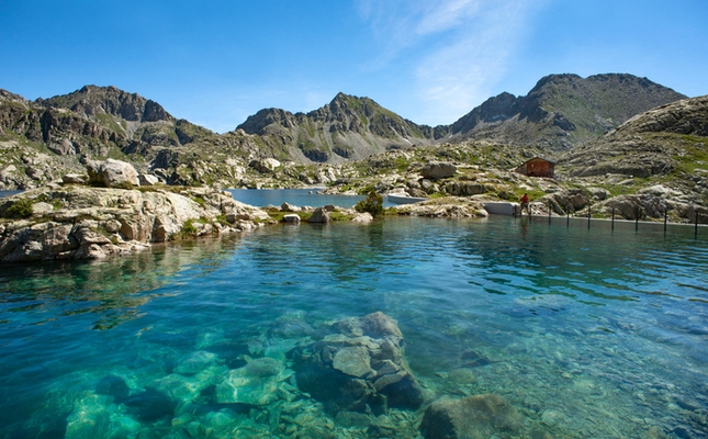 Vista del llac de la Colomina de vall Fosca al Pirineu de Lleida