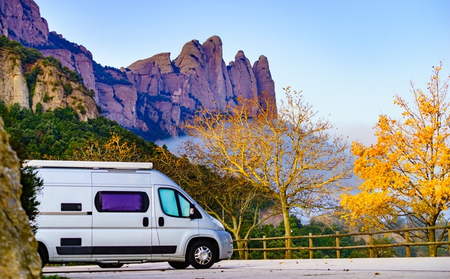 Una furgoneta camper a Montserrat Una furgoneta camper a Montserrat