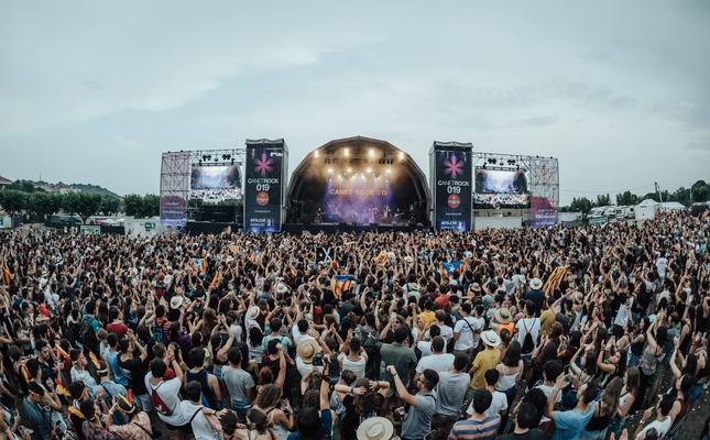 Públic gaudint de l’última edició Canet Rock el 2019