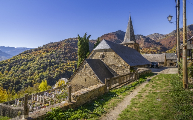 La natura que envolta el poble de Bausen La natura que envolta el poble de Bausen