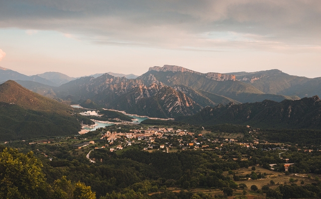 Serra de la Creu del Codó, dins de la vall de Lord (Solsonès)