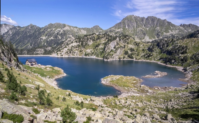 El refugi i el llac Major de Colomèrs El refugi i el llac Major de Colomèrs