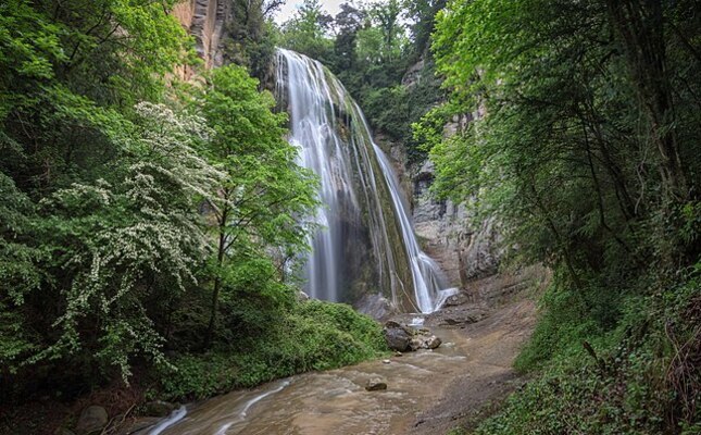 El Salt del Mir és una cascada de 25 metres d’alçada