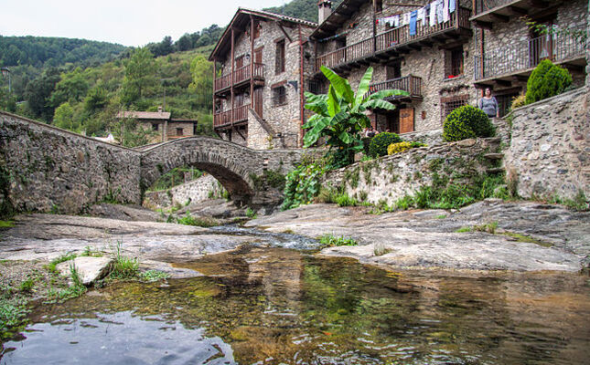 Beget compta amb dos ponts romànics Beget compta amb dos ponts romànics