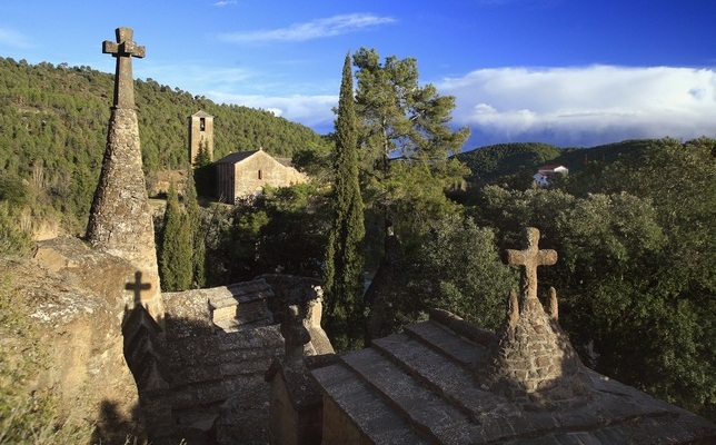 Panteons modernistes al cementiri d’Olius Panteons modernistes al cementiri d’Olius