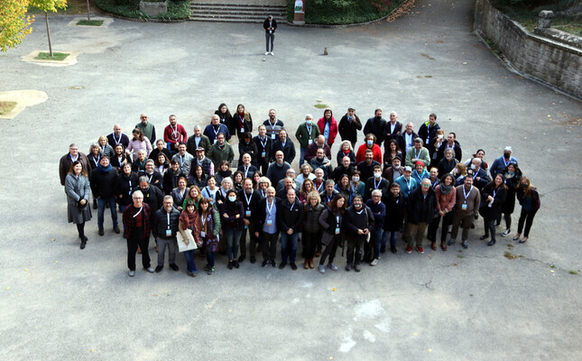 Foto de grup dels participants a la Trobada Descobrir al Santuari del Miracle
