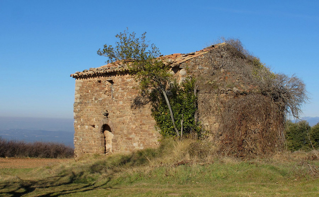 La petita ermita de Sant Miquel d’Oló La petita ermita de Sant Miquel d’Oló