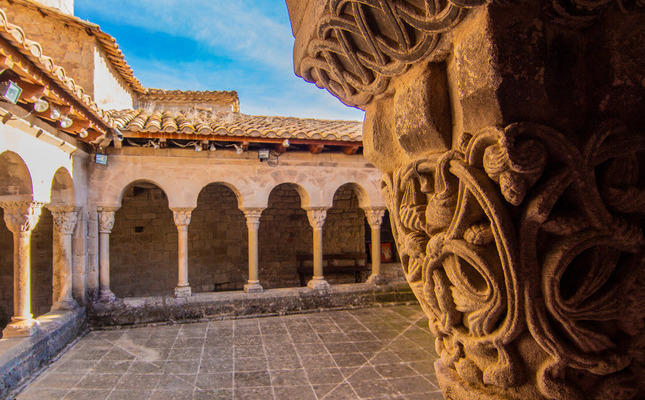 El claustre romànic del monestir de Lluçà