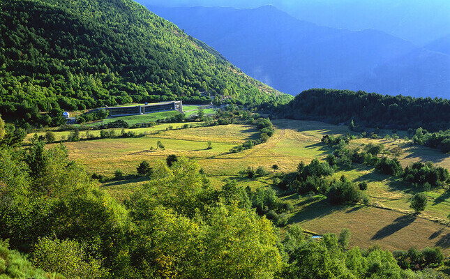 Els equipaments de MónNatura Pirineus es troben a les valls d'Àneu
