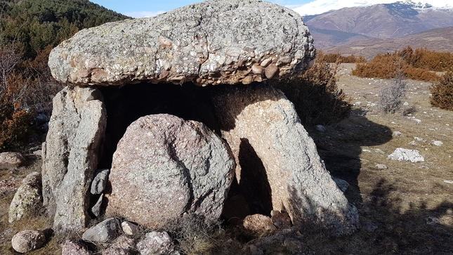 dolmen de la Casa Encantada - El dolmen de la Casa Encantada  