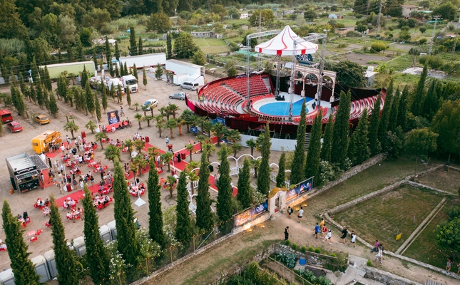 Vista aeria de Nits de Circ 2021 als Jardins del Molí de Besalú