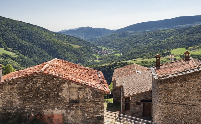 Vistes de Tregurà a la vall de Camprodon Vistes de Tregurà a la vall de Camprodon