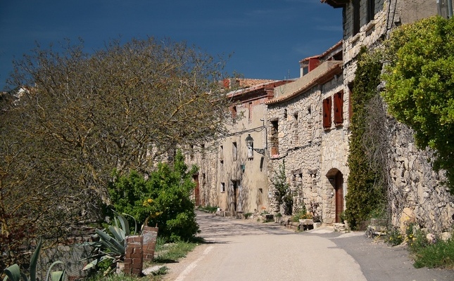 Carrer de Rojals, al municipi de Montblanc Carrer de Rojals, al municipi de Montblanc