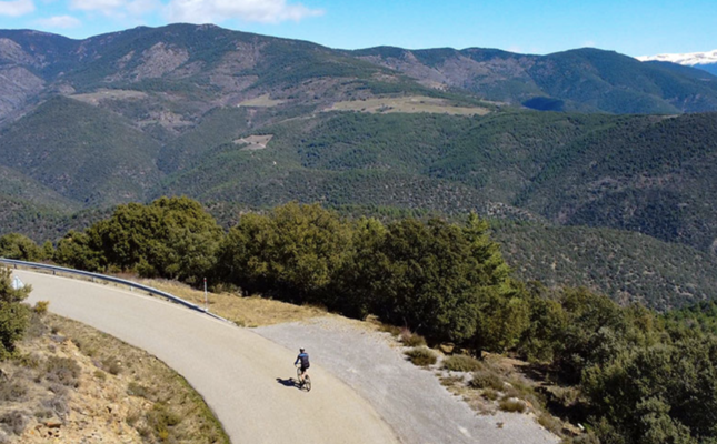 Ciclista a les carreteres de l'Alt Urgell
