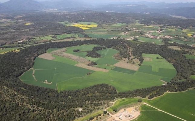 Imatge aèria del volcà de la Crosa Imatge aèria del volcà de la Crosa